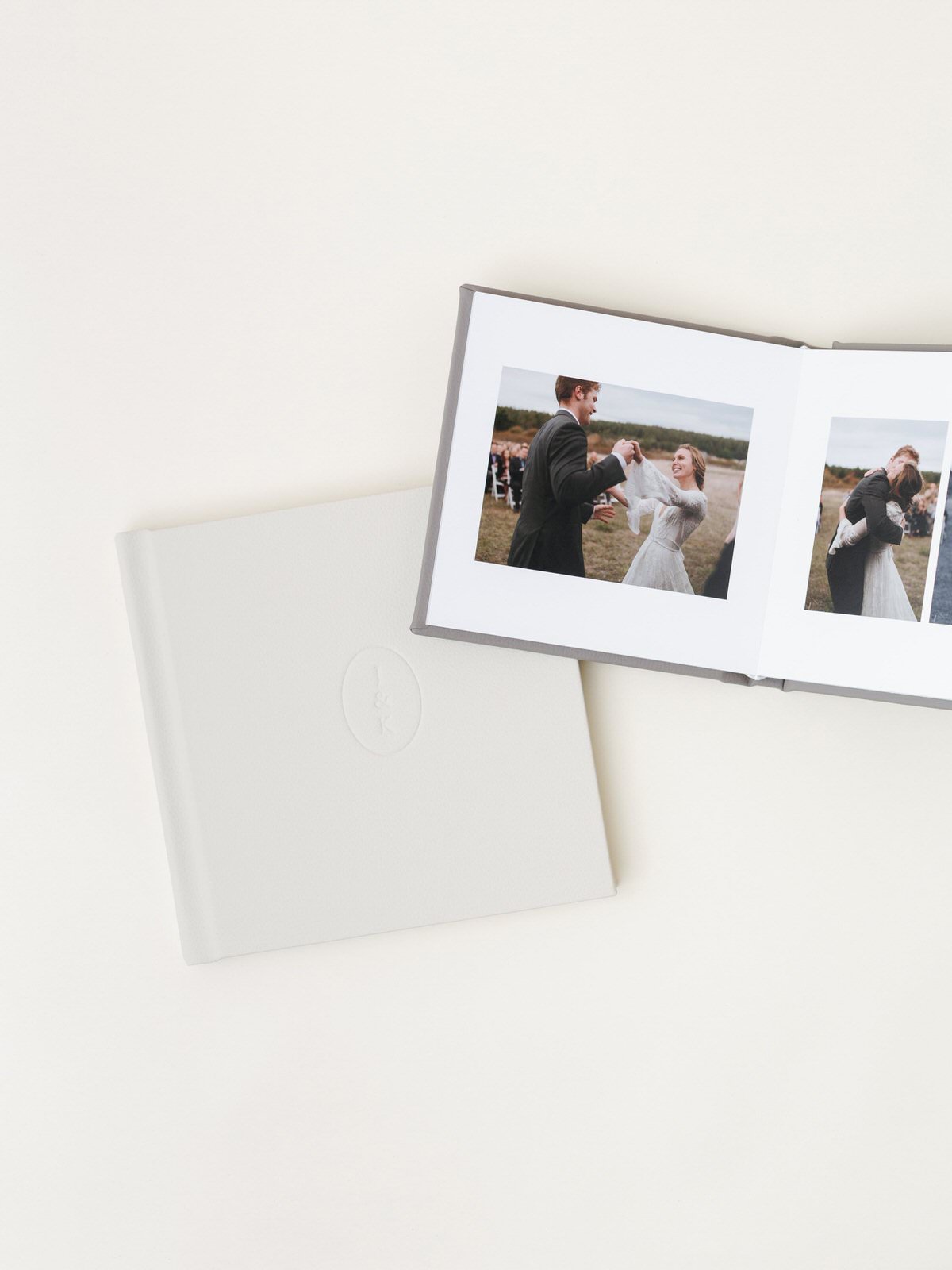 Two-Sapphires-Luxe-Album-10.jpg Two-Sapphires-Luxe-Album-10.jpg