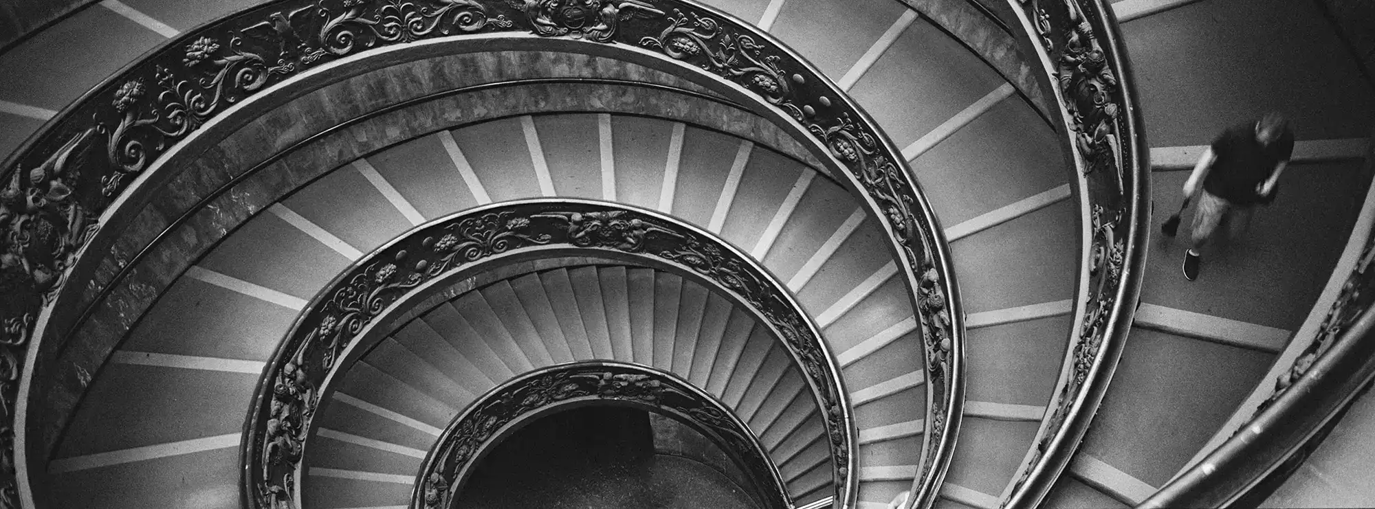 bramante-staircase-01